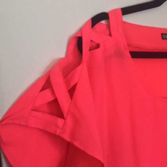 Blouse - Picture 2 of 5